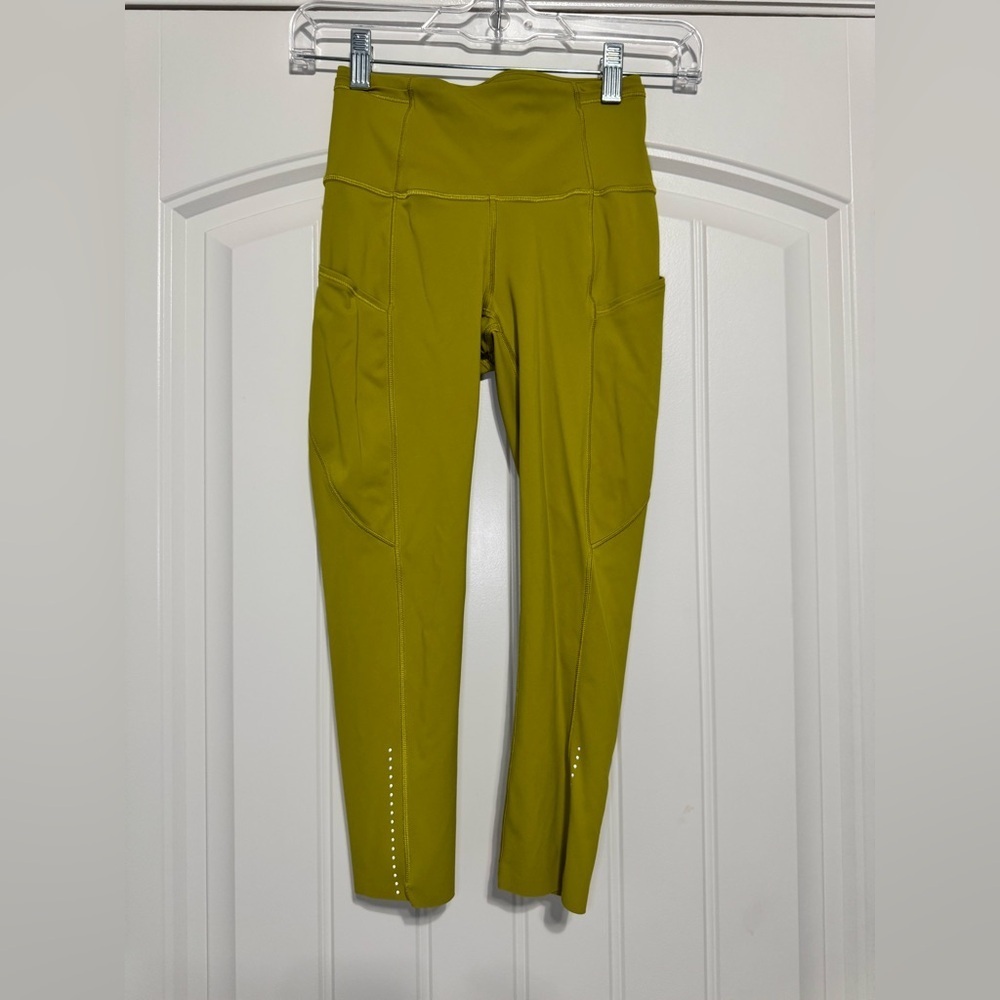 Lululemon Fast and Free Reflective High-Rise Crop 19" in Grape Leaf Size 2